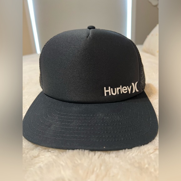 Hurley black trucker hat. New with tags - Picture 9 of 11